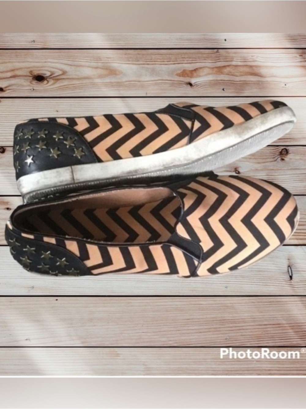 🌸 Women’s Chevron Slip-On Flats in Peach and Black with Star Detail